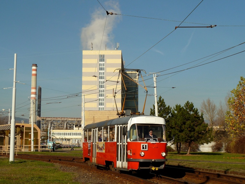 Die Straßenbahn Most-Litvinov: Die Überlandstraßenbahn durch Industrie- und Erzgebirgskulisse P1290916