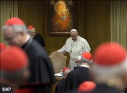 Le pape prend la défense de la "famille dépréciée et maltraitée" 1_0_7730