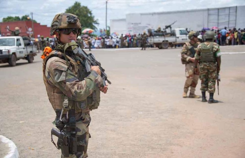 Intervention militaire en Centrafrique - Opération Sangaris - Page 10 10128