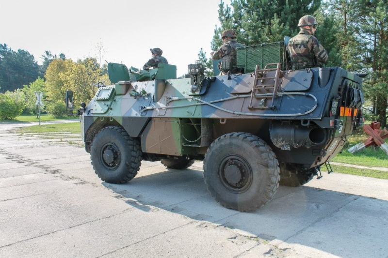 Armée Française / French Armed Forces - Page 16 2613