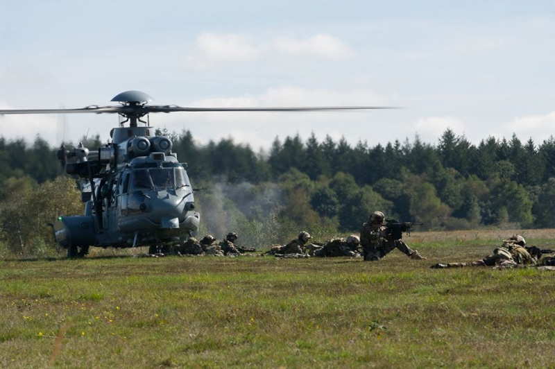 Armée Française / French Armed Forces - Page 37 629