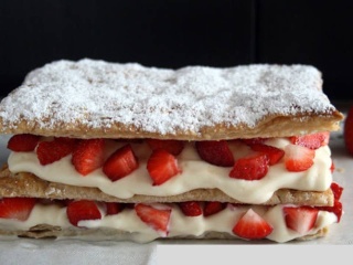 Milhojas de fresas, crema y nata Milhoj10