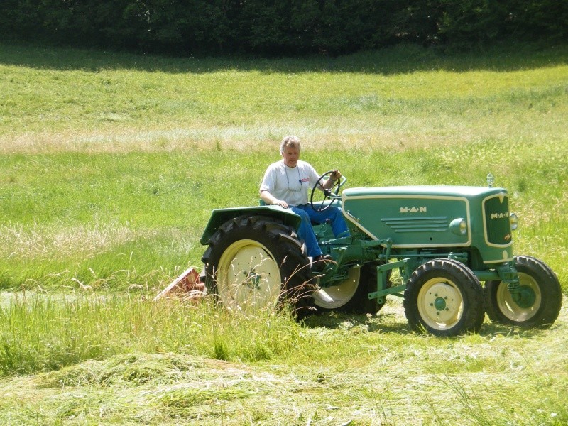 M.A.N. le spécialiste allemand du tracteur 4 roues motrices - Page 2 Adscf115