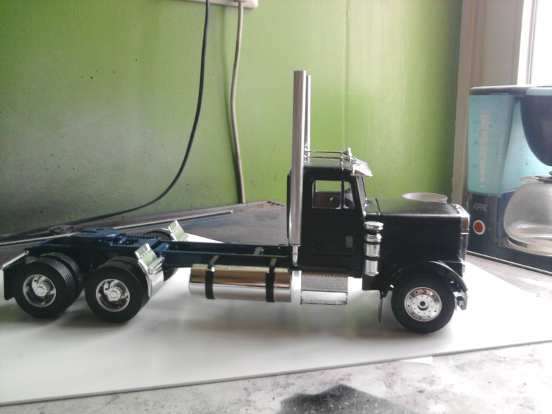 Revell Freightliner Conventional 1:24 Foto0742