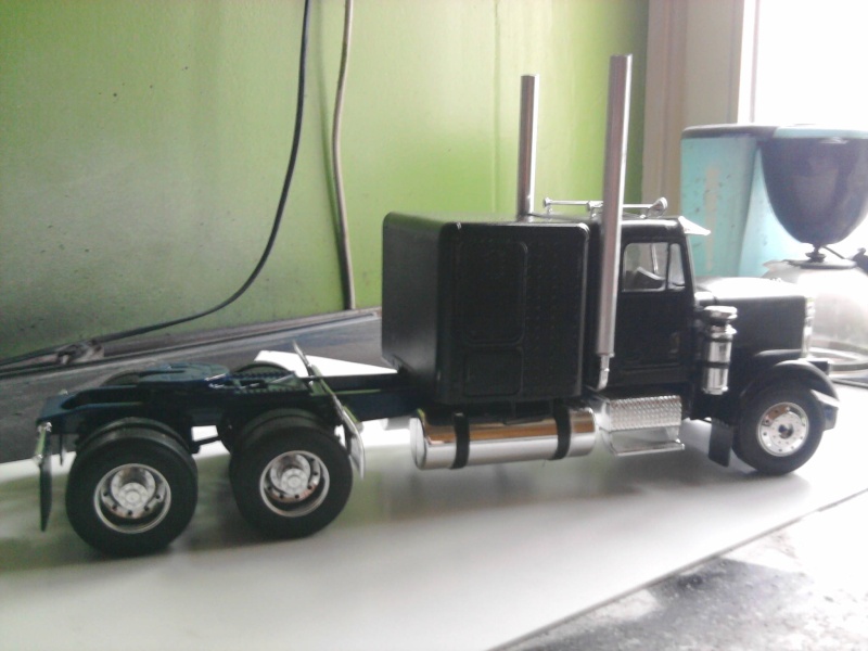 Revell Freightliner Conventional 1:24 Foto0743