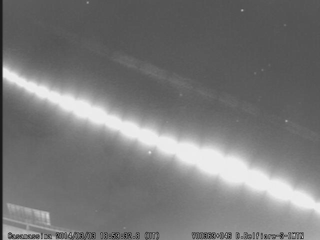 Due stani oggetti luminosi M2014013