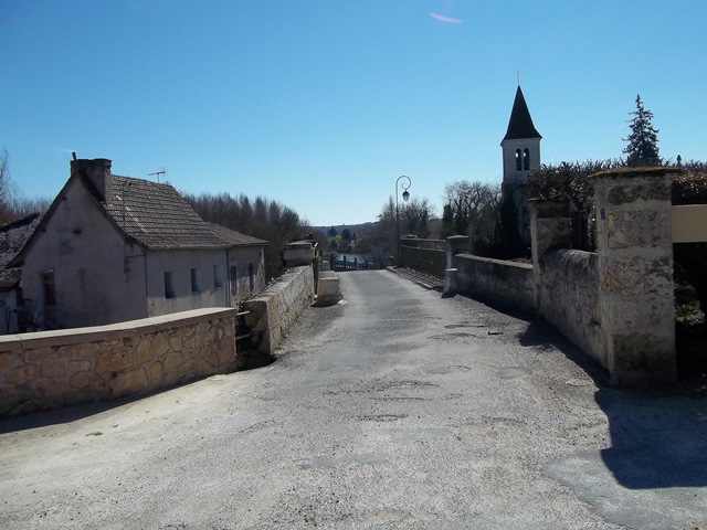 Boucle dans le Périgord blanc II - 09.03.2014 R100_039