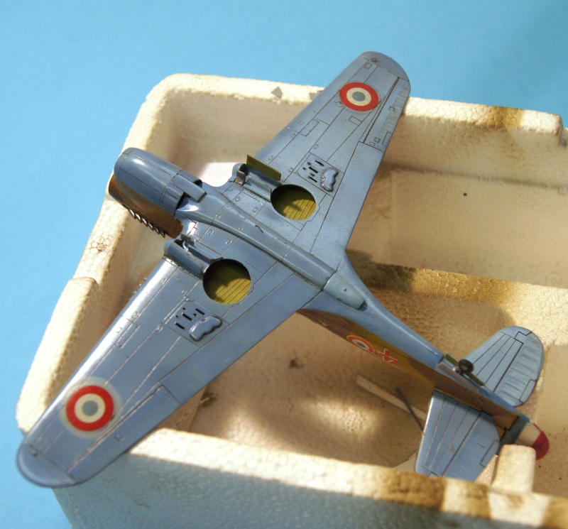 Spécial-Mpm-and-co - 1/72 -  CURTISS P-40-F Warhawk - LAFAYETTE P40rou14