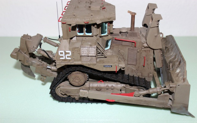 MENG D9R Armored Bulldozer  1:35 Img_7611