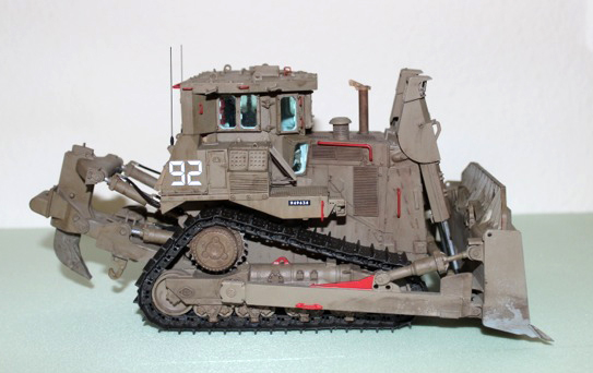 MENG D9R Armored Bulldozer  1:35 Img_7613