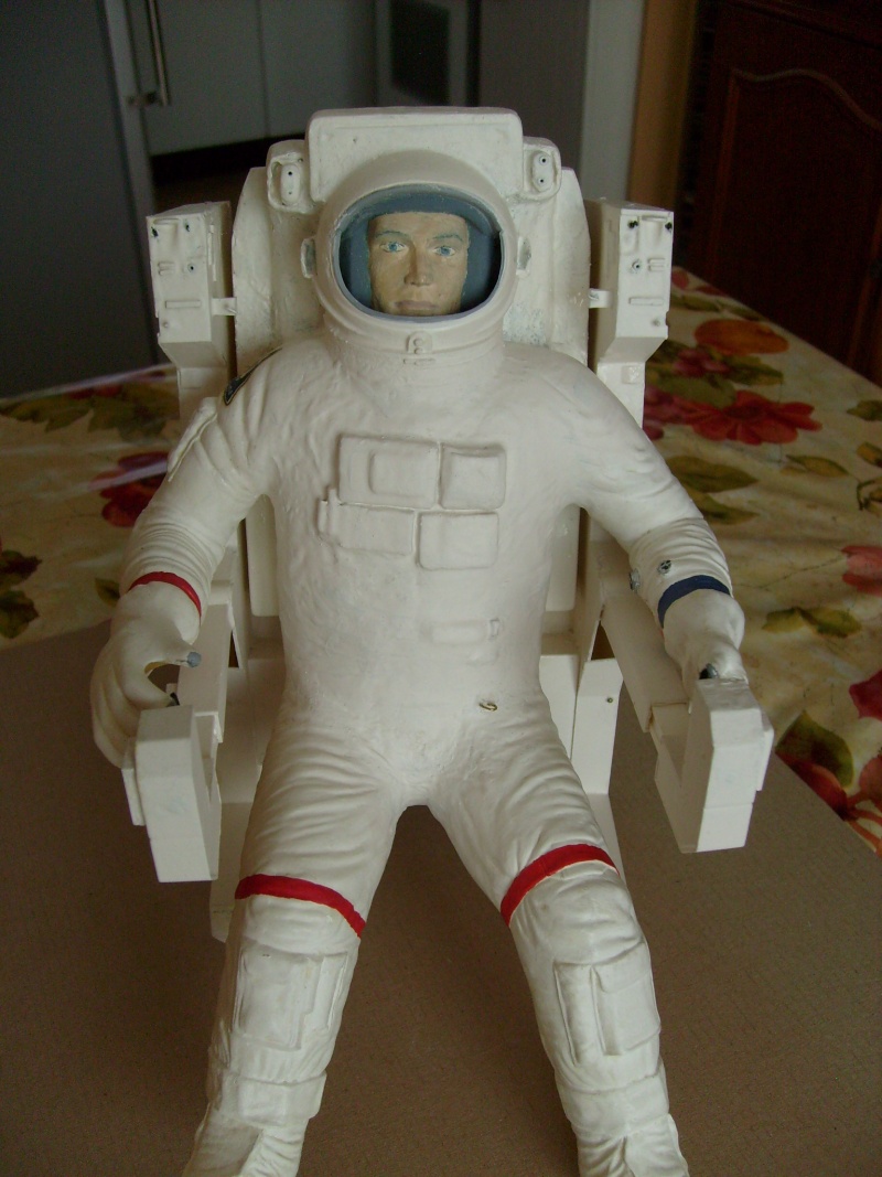 ASTRONAUTE avec MMU [Revell 1/6] - Restauration et modification par Félix.22 - Page 2 2610