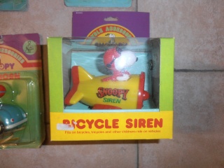 Snoopy bicycle siren. Misb. Bicycle accessories. anni '60/'70 Butterfly originals. 05411