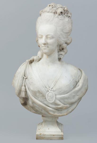 Bustes de Marie Antoinette par et d'après Félix Lecomte 27211