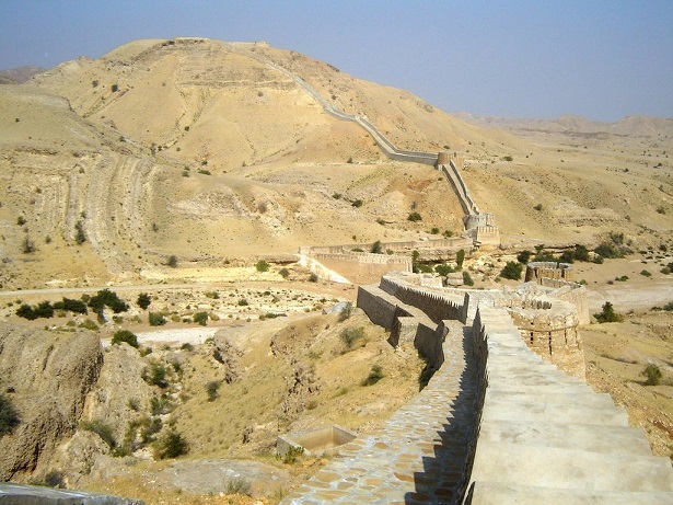 Le fort Ranikot - Pakistan - Moyen-Orient 48955710