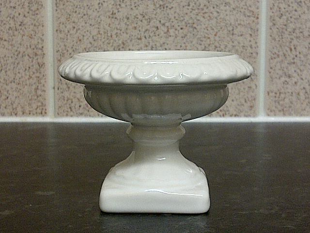 id help on small white glazed vase? Img-2352