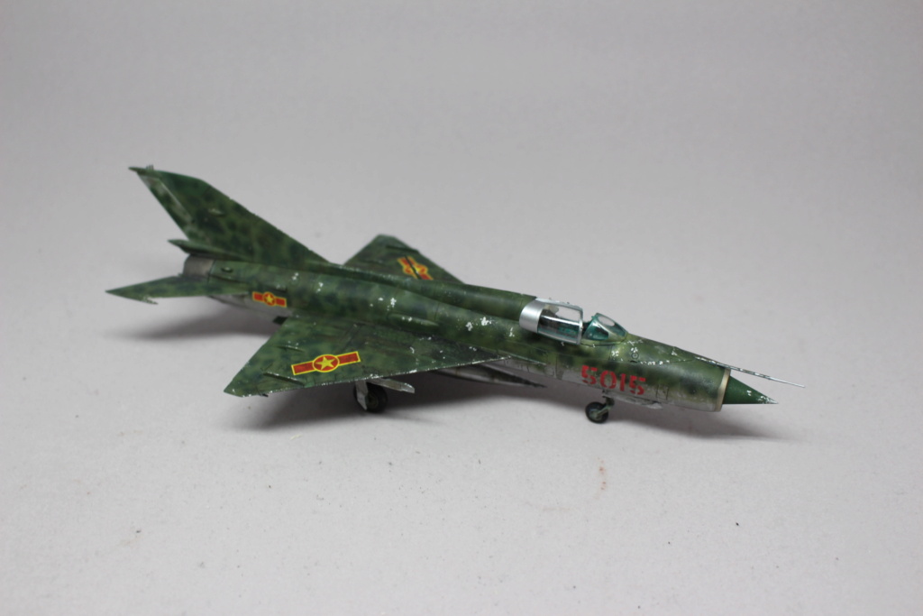 MiG-21PFM nord vietnamien, Eduard 1:72 Img_9149