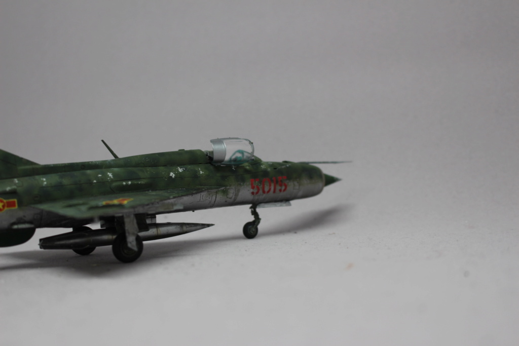 MiG-21PFM nord vietnamien, Eduard 1:72 Img_9154