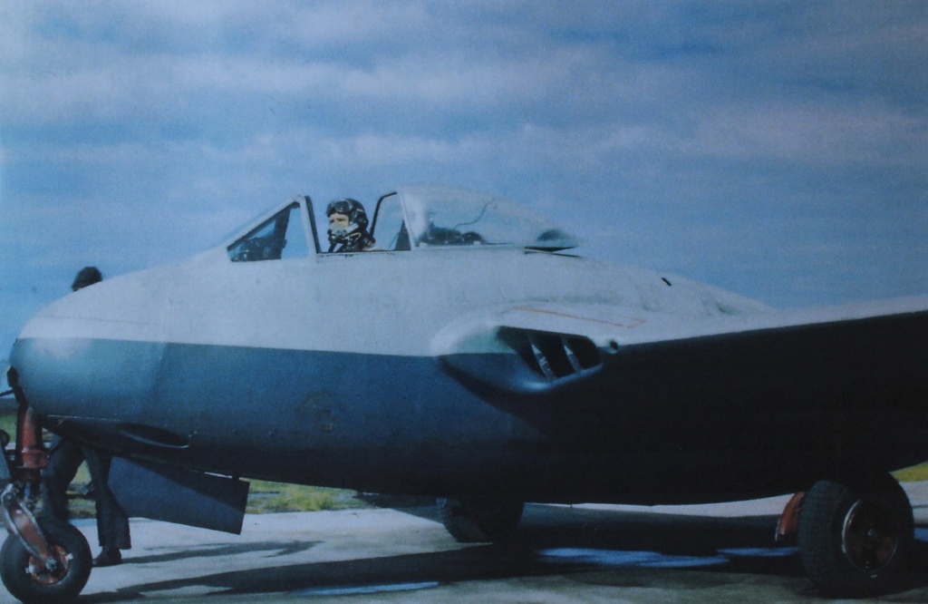 De Havilland Vampire Mk 1 - Kits Special Hobby et Amodel 1/72. Déclinaison des décorations Armée de l'Air. Le Mk1 bicolore est FINI ! - Page 3 2ztf10