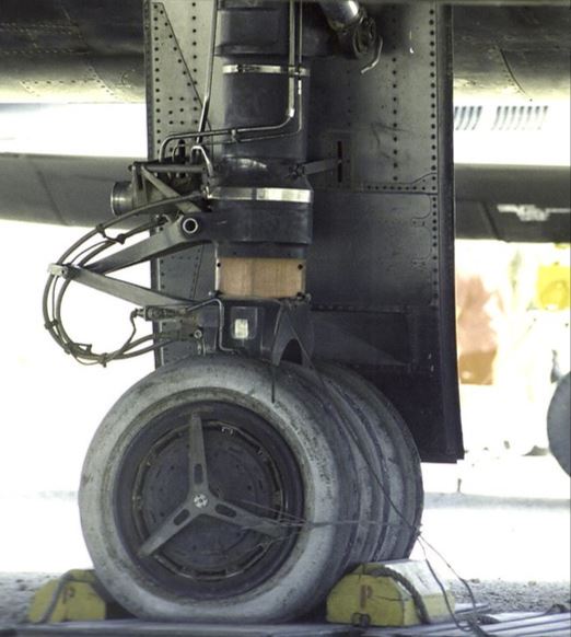 (GB JICEHEM) [Tamiya (Italeri)] Lockheed SR-71 Blackbird -1/48 - Page 2 Gd3_1_10