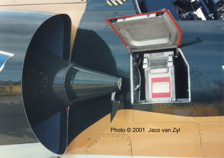 [Special Hobby + Reskit] 1/72 - Dassault Mirage F1AZ   SAAF  - Page 2 Zm3g5_10