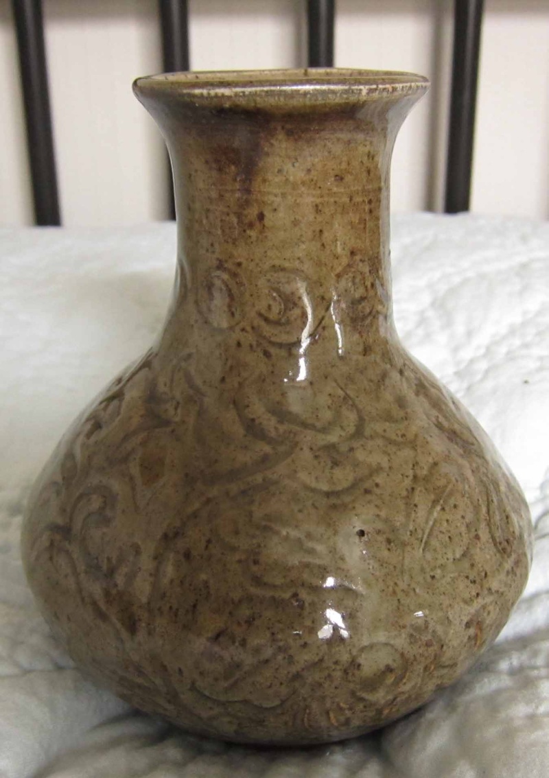 Help to ID maker of studio pottery pot/vase Pot_112