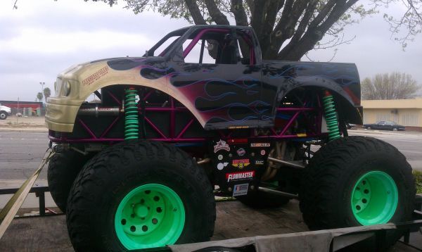 preciador6 ~ PATRIOT RACING MINI MONSTER TRUCK "COMMANDO" 5v25e810