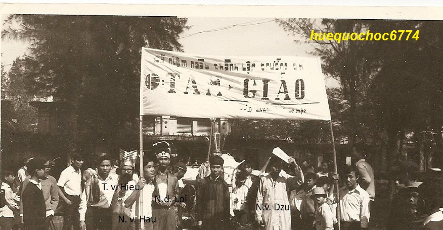 ĐẠI QUÃNG DIỄN NHÂN NGÀY THÀNH LẬP TRƯỜNG QUỐC HỌC 26/12/1973."TAM GIÁO",LỚP 12B1 31110