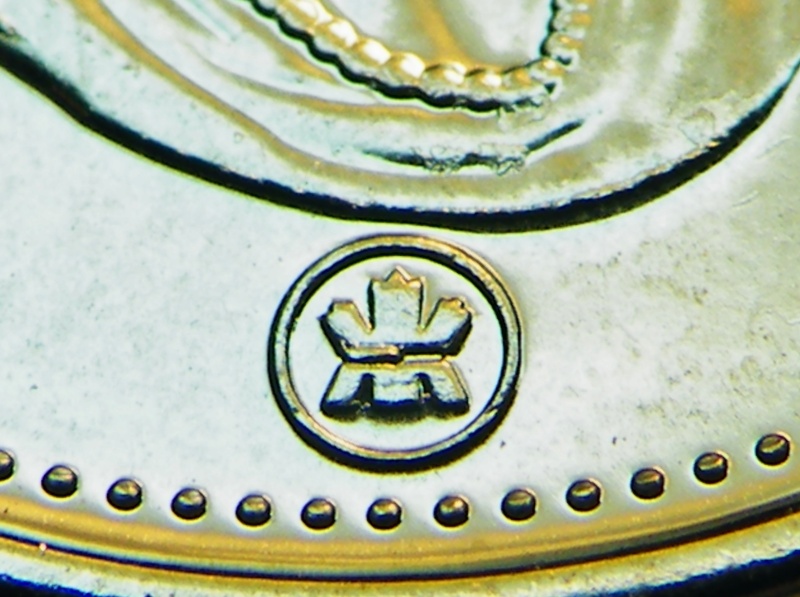 2013 - Éclat de Coin dans logo MRC (Die Chip on MRC Mint Mark) Dscf5534