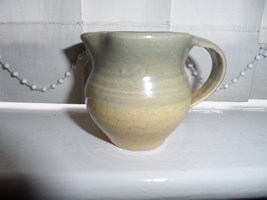 studio pottery jug, O mark - Gwyn Hanssen Pigott?  Sam_0113