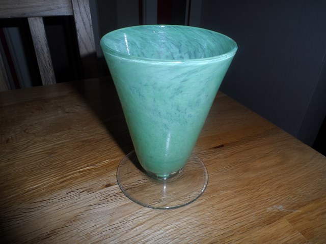 help with this antique glass - Nazeing Sam_0238