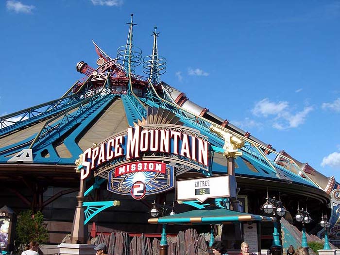 Attraction - Space Mountain : Mission 2 - Discoveryland Space11