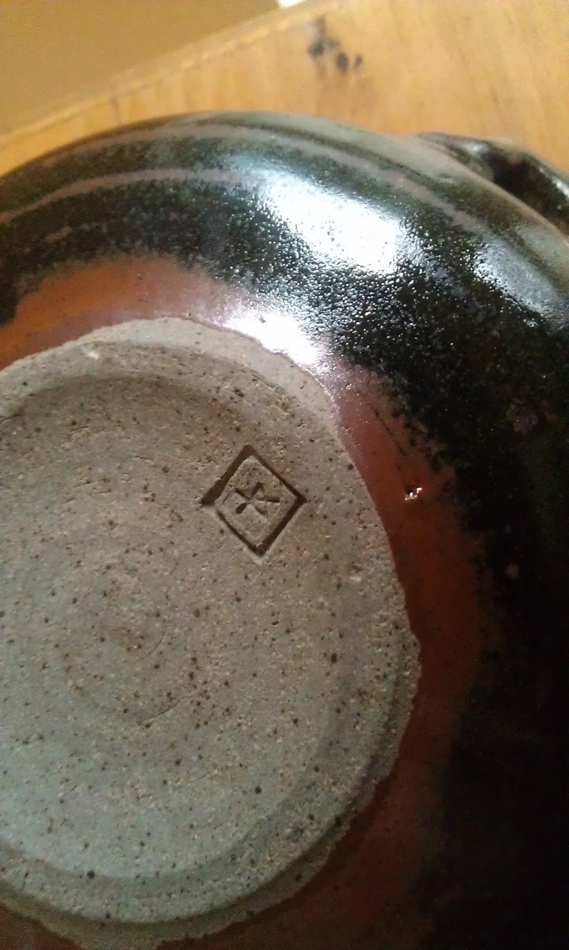 Can anybody id this bowl - impressed TR mark in a diamond shape Imag1615