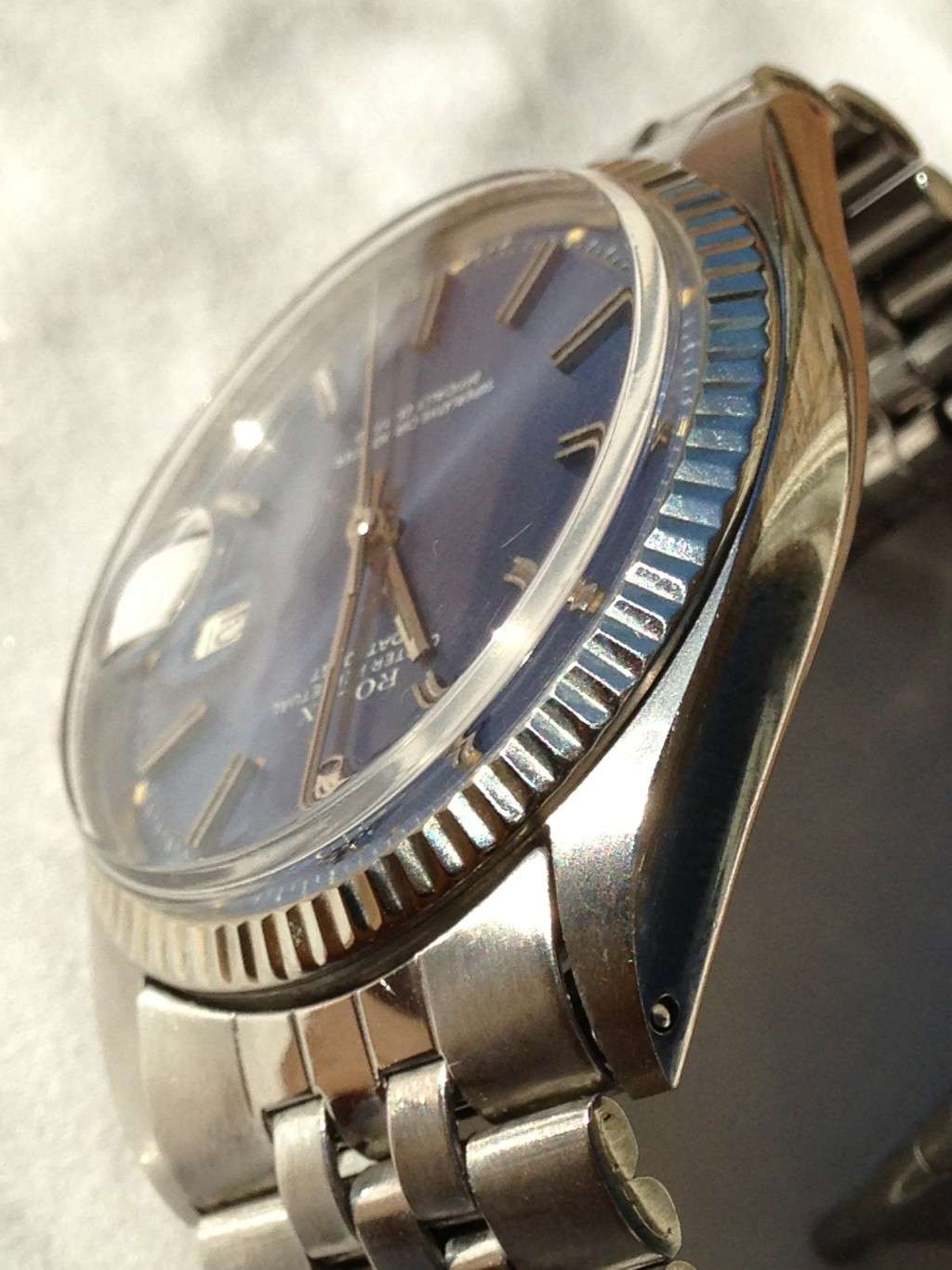 Rolex Datejust 1601 36mm Or Gris,Cadran bleu - 1900€  Img_4410