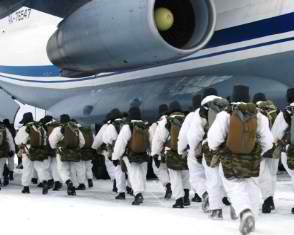 In the Arctic, landed Russian special forces, Russian paratroopers landed in the Arctic 19888710