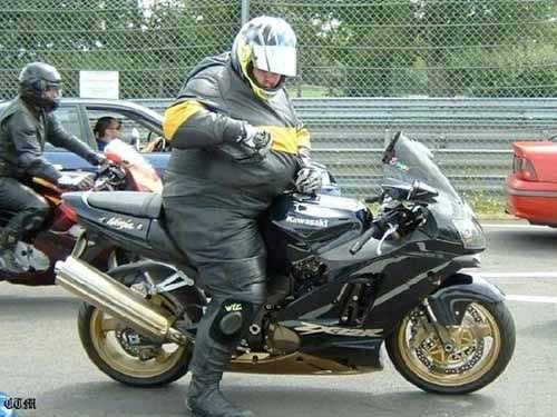 Fan des GROS café racer ? - Page 2 Fat_bi10