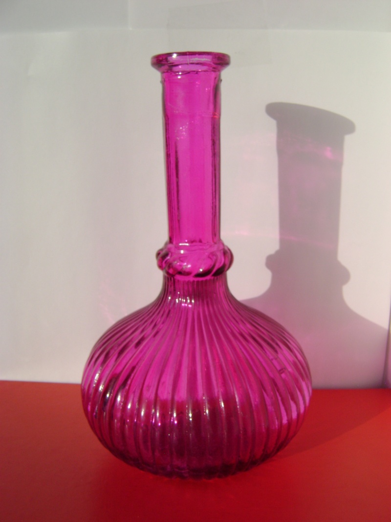 help ID fuschia vase made in Spain Vintag53