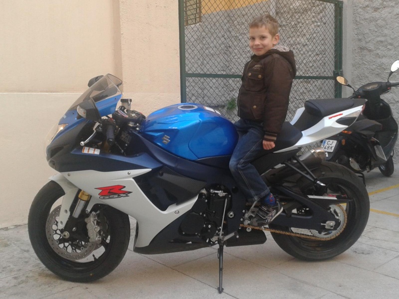 voici donc mes ancienne et mon petit cbr :) 74056910