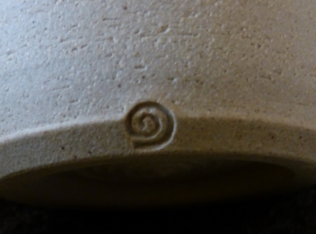 Mike Labrum - Spiral Pottery P1530713