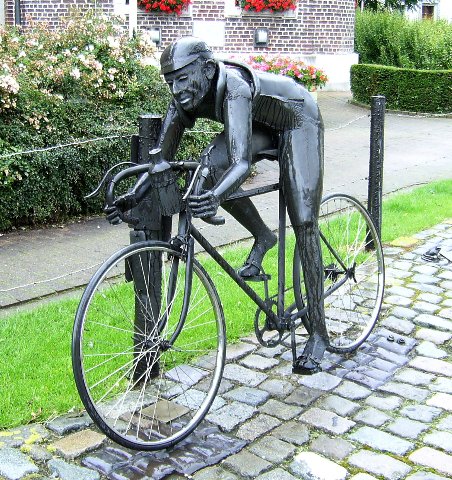 Biciclette e sculture Bk_10110