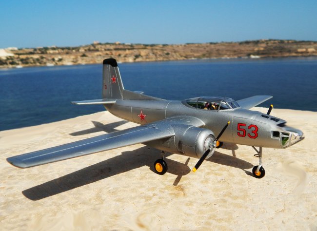 1/72 Yakovlev YAK 210 Amodel 0112