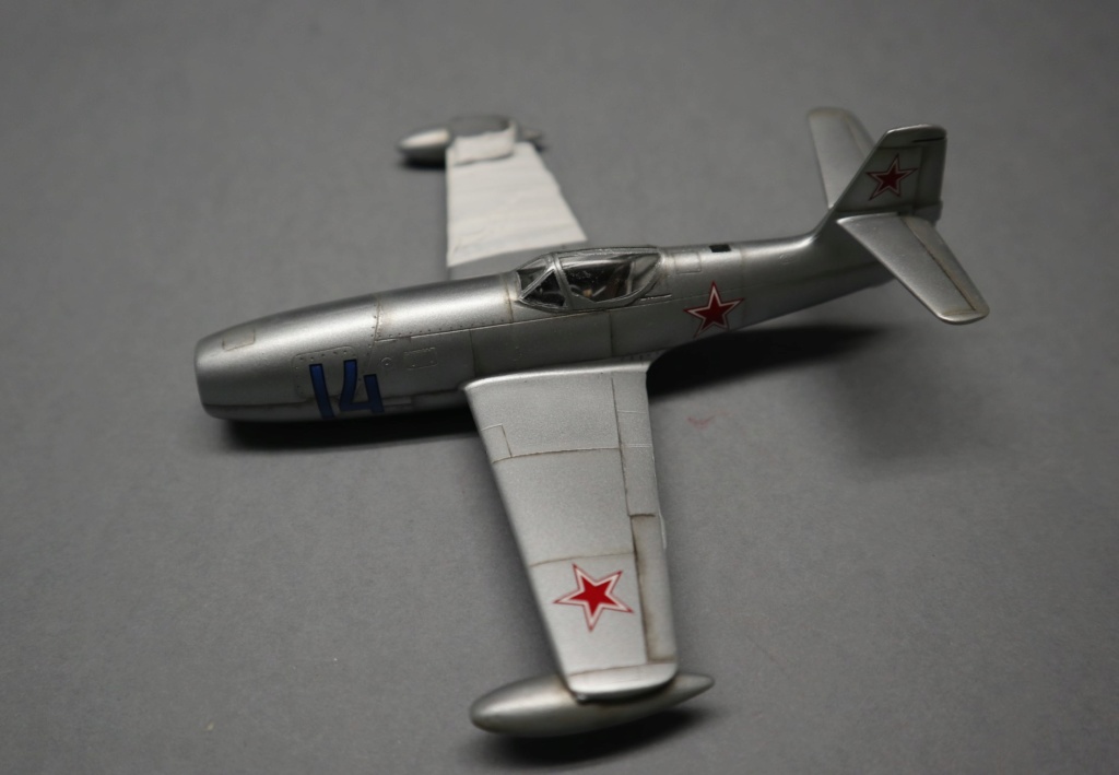 YAK 23 Flora 1/72 Special Hobby - Page 4 Img_0727