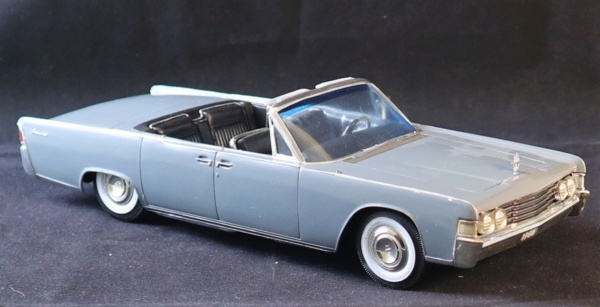 *1/25      Lincoln Continental Convertible   AMT - Page 5 Img_1571