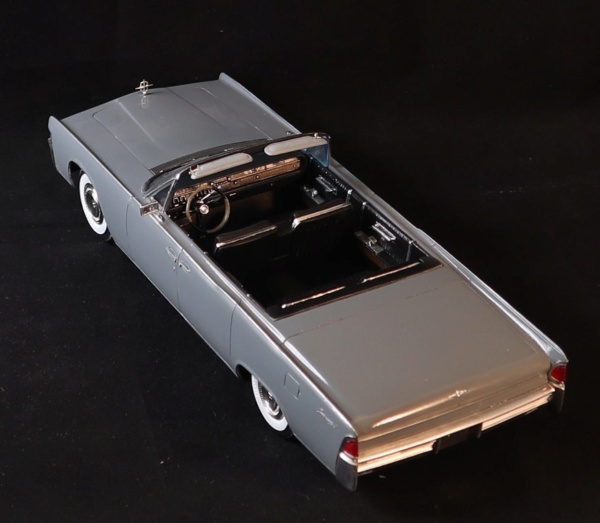 *1/25      Lincoln Continental Convertible   AMT - Page 5 Img_1613