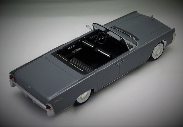 *1/25      Lincoln Continental Convertible   AMT - Page 6 Img_1630