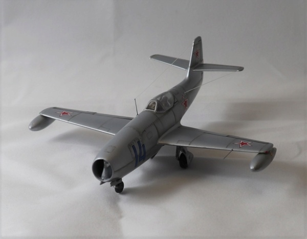 *1/72        YAK 23 Flora    Special Hobby - Page 5 Img_2220
