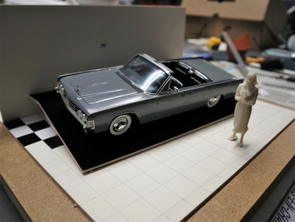 *1/25      Lincoln Continental Convertible   AMT - Page 6 Img_2812