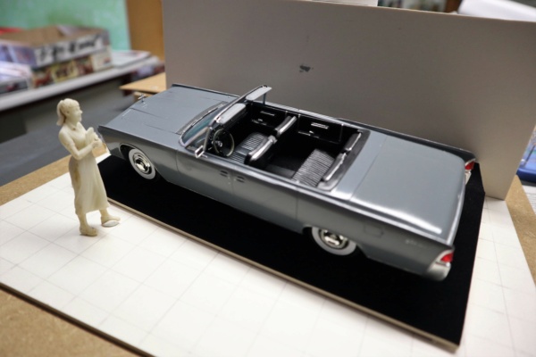 *1/25      Lincoln Continental Convertible   AMT - Page 6 Img_2813