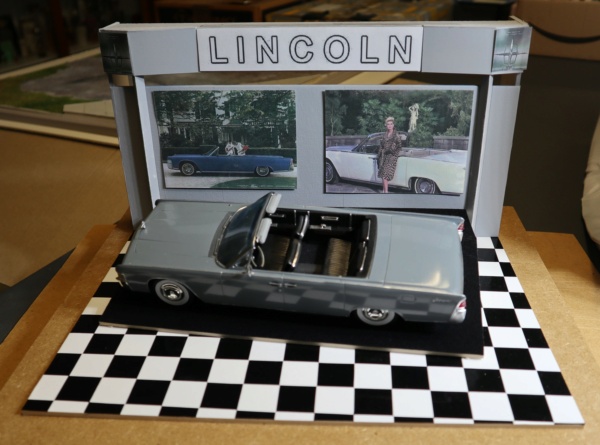 *1/25      Lincoln Continental Convertible   AMT - Page 8 Img_2834