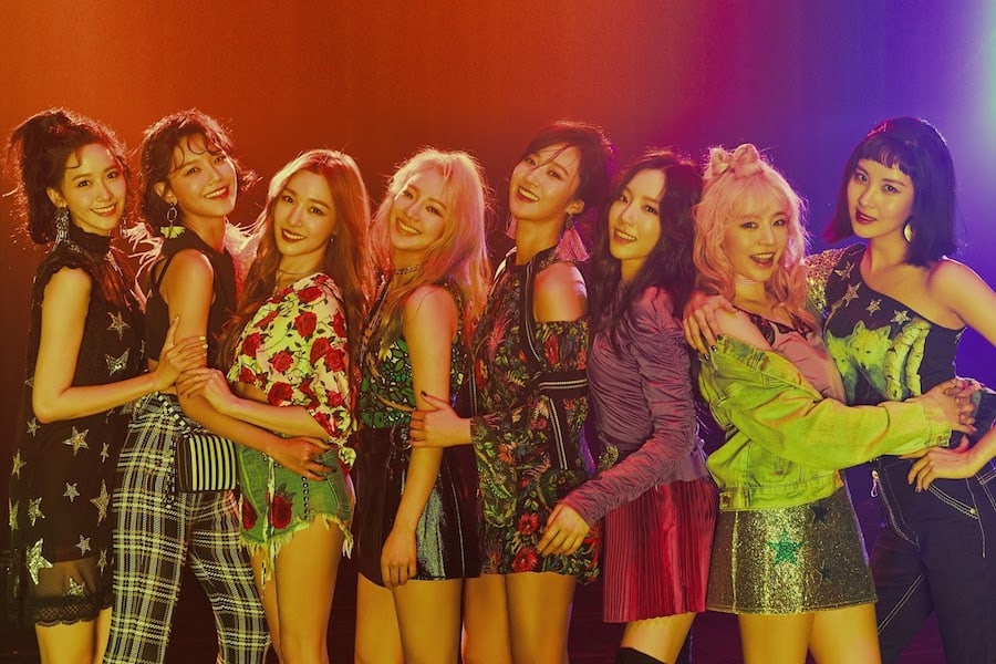 Girls' Generation (SNSD) >>  Album "Holiday Night" - Página 13 Girls-10