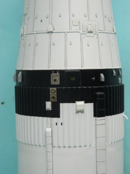 Saturn V Apollo 11 AS-506 [Revell 1/96°] de noratlas - Page 3 10112